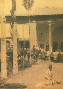 دردی بر جامانده از قدح اشعار: بخشی از شعرهایی که از شاعر بچا مانده است بانضمام برگی از تاریخ قراگزلوها